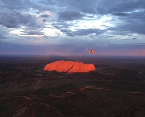 Survol en helicoptère d'Uluru